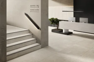 Antypoślizgowość płytek porcelanowych i gresowych – wszystko, co musisz wiedzieć